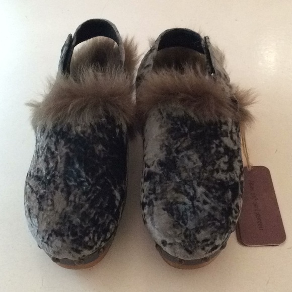 Mou Shoes - Velvet fur clogs mou